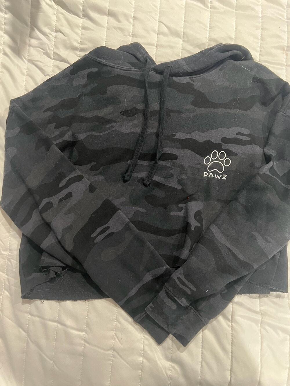 Women's X-Small Paws Black And Grey Camo Print Cropped Sweatshirt